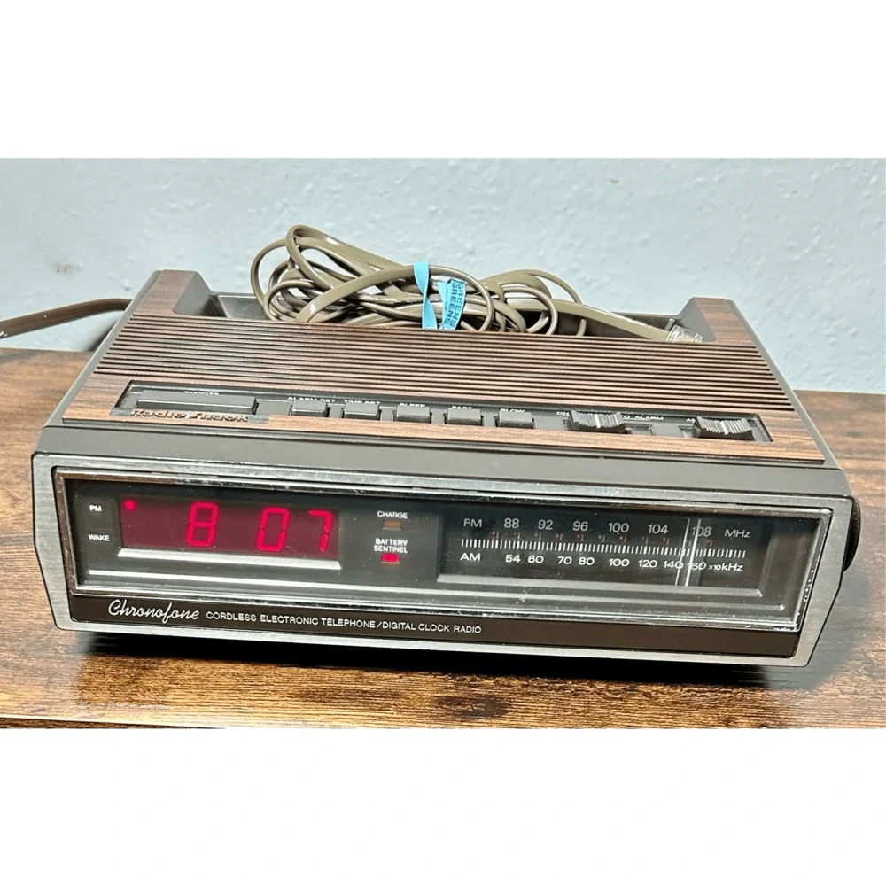 Vintage Radio Shack Woodgrain Chronofone Et-380 Clock. No telephone